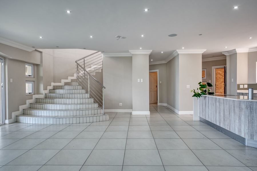 5 Bedroom Property for Sale in Blue Horizon Bay Eastern Cape